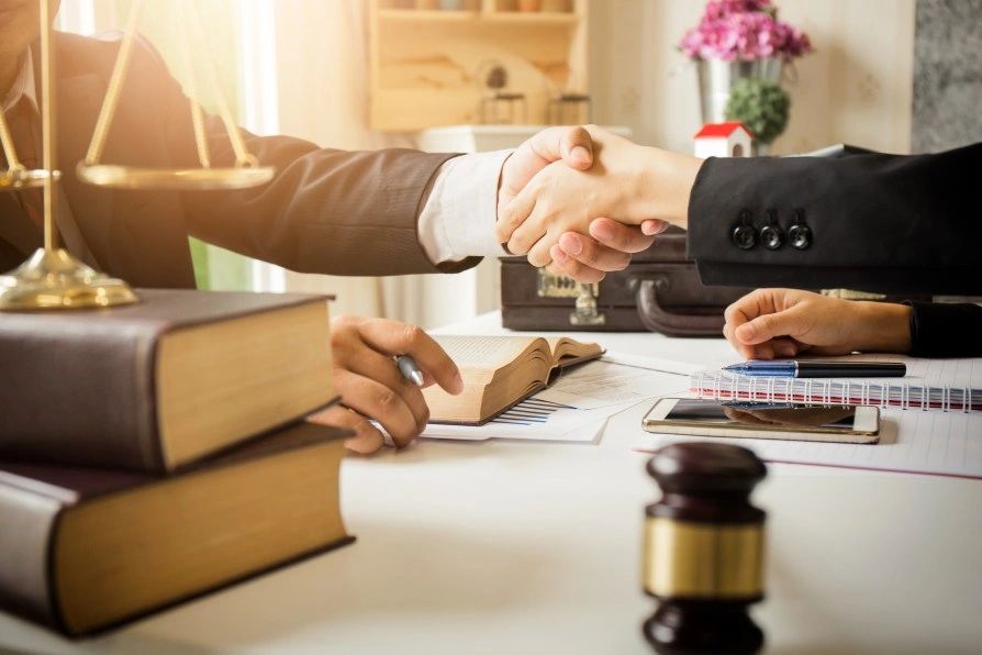 How to Find a Criminal Defense Lawyer in LaSalle County, Illinois