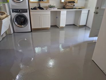 Non epoxy laundry room floor in Berkeley, CA #polyaspartic #eco-friendly #ecodur 