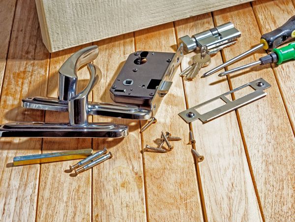 Door hardware and lock repair and maintenance in St. Louis Missouri