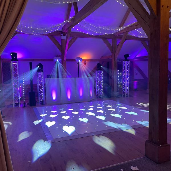 Incredible and visually appealing wedding dj set ups tailored to you