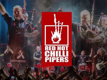 Red hot chilli pipers en concierto