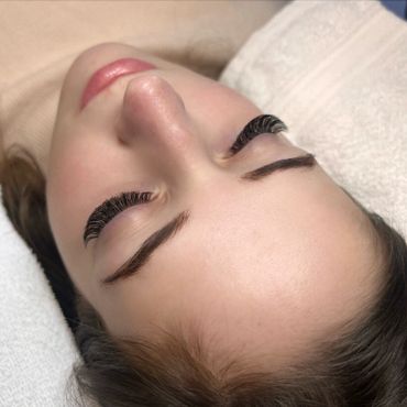 Volume eyelash extensions