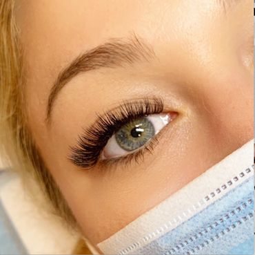 Volume eyelash extensions