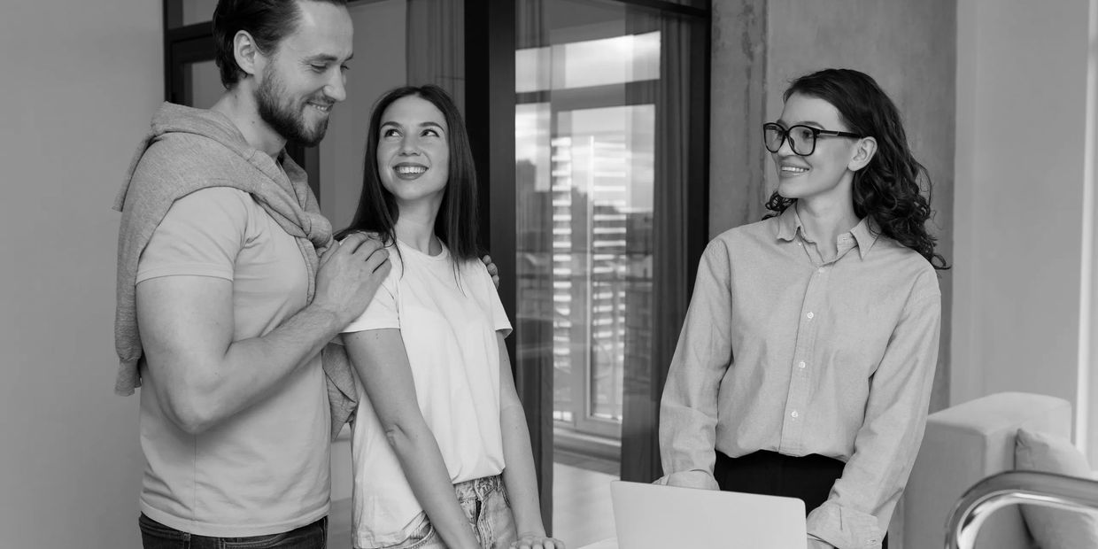 local mortgage broker offering personalized solutions and expert advice to families buying home. 