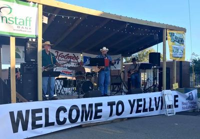 Musical performers on stage at Turkey Trot.