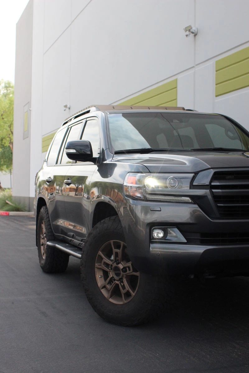 Westcott Designs Toyota Land Cruiser 200 Series Rock Sliders (Material:  DOM, Welding Process: TIG, and Top Plates: With Top Plates)