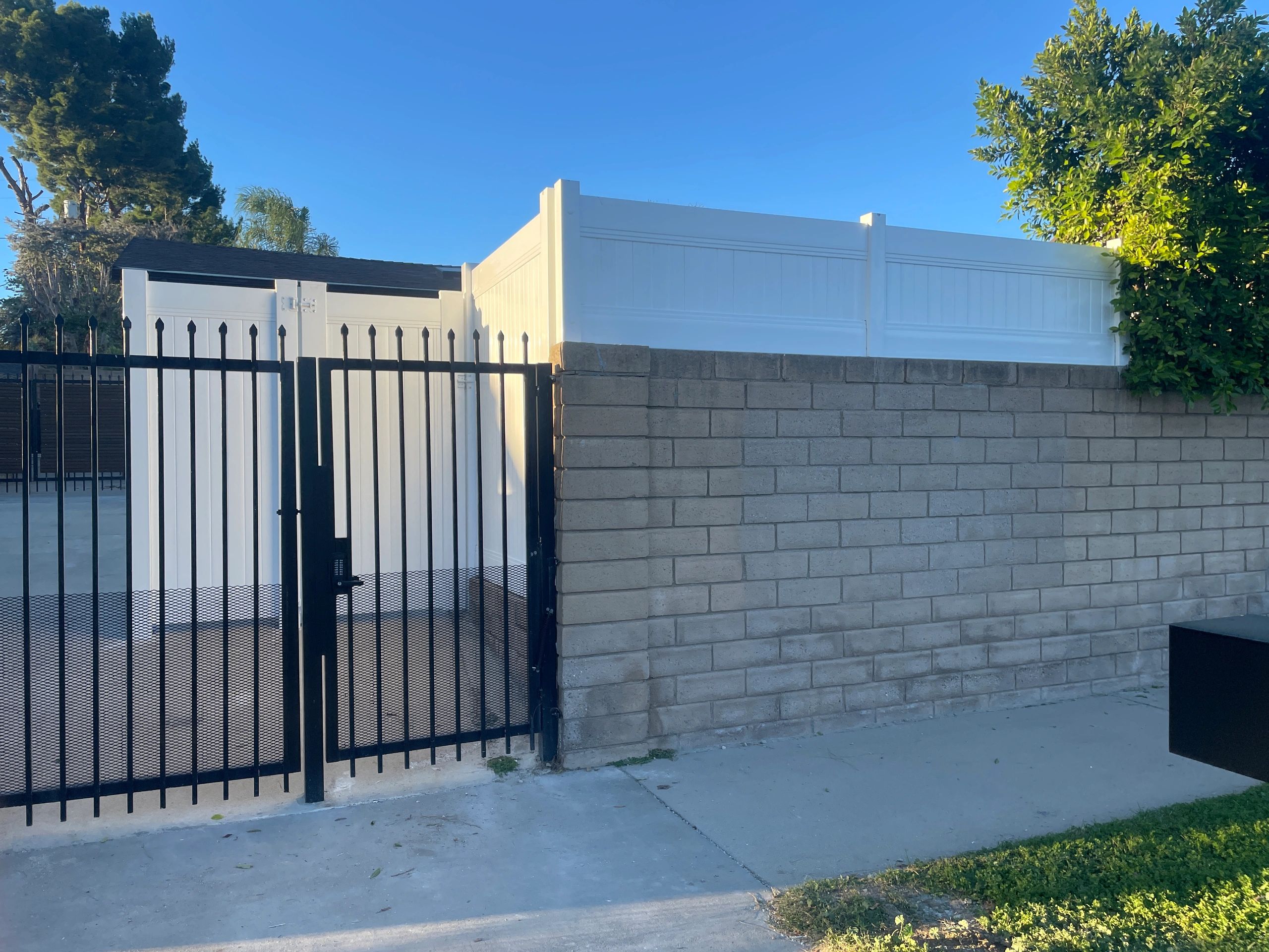 Vinyl Walltopper, Sylmar 