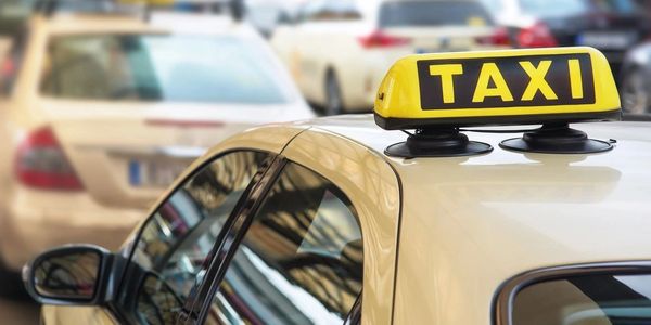 ABC -City Taxi Flughafentransfer Kurierdienst
Rufen Sie uns gleich unter Tel. 07337/6090686 