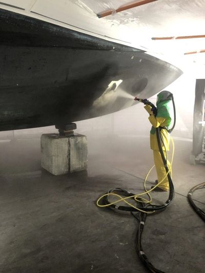 boat hull sandblasting in los angeles