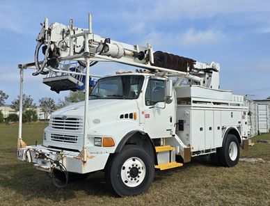 Altec DM47 2009 Sterling 4x4 Digger Derrick Truck – BL7429
Miles: 67,785
Engine: Cummins
Remote