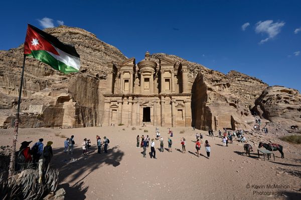  Jordan, Petra, The Monastery, flag of Jordan