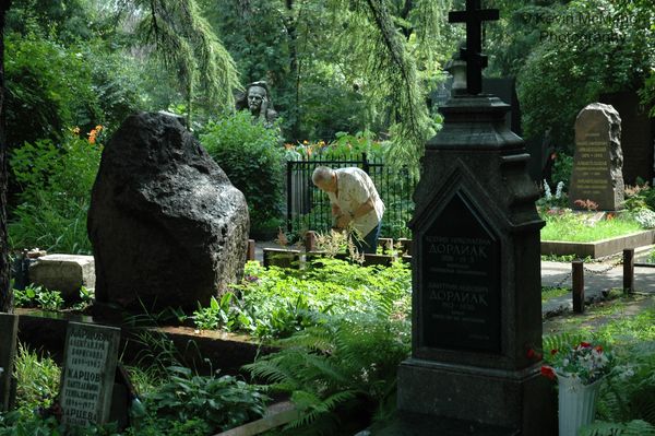 Moscow, Cemetery, gardener