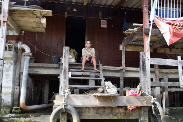 Thailand, Ayutthaya Floating Market, woman, steps
