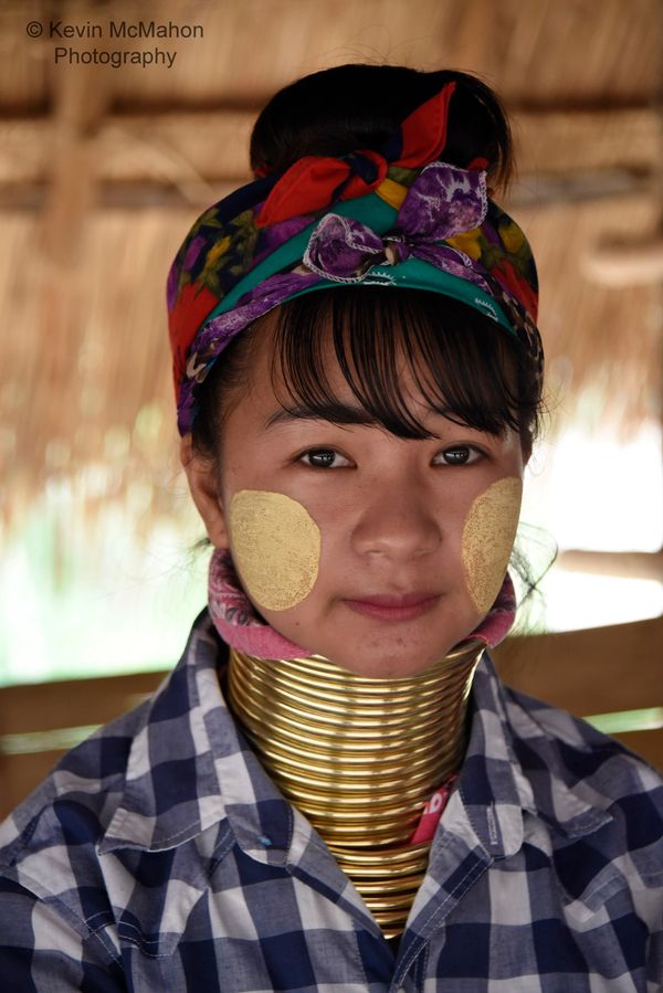 Thailand, Golden Triangle, Karen Village, girl with neck rings