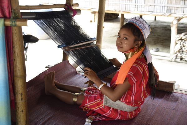 Thailand, Golden Triangle, Karen Village, neck rings, loom