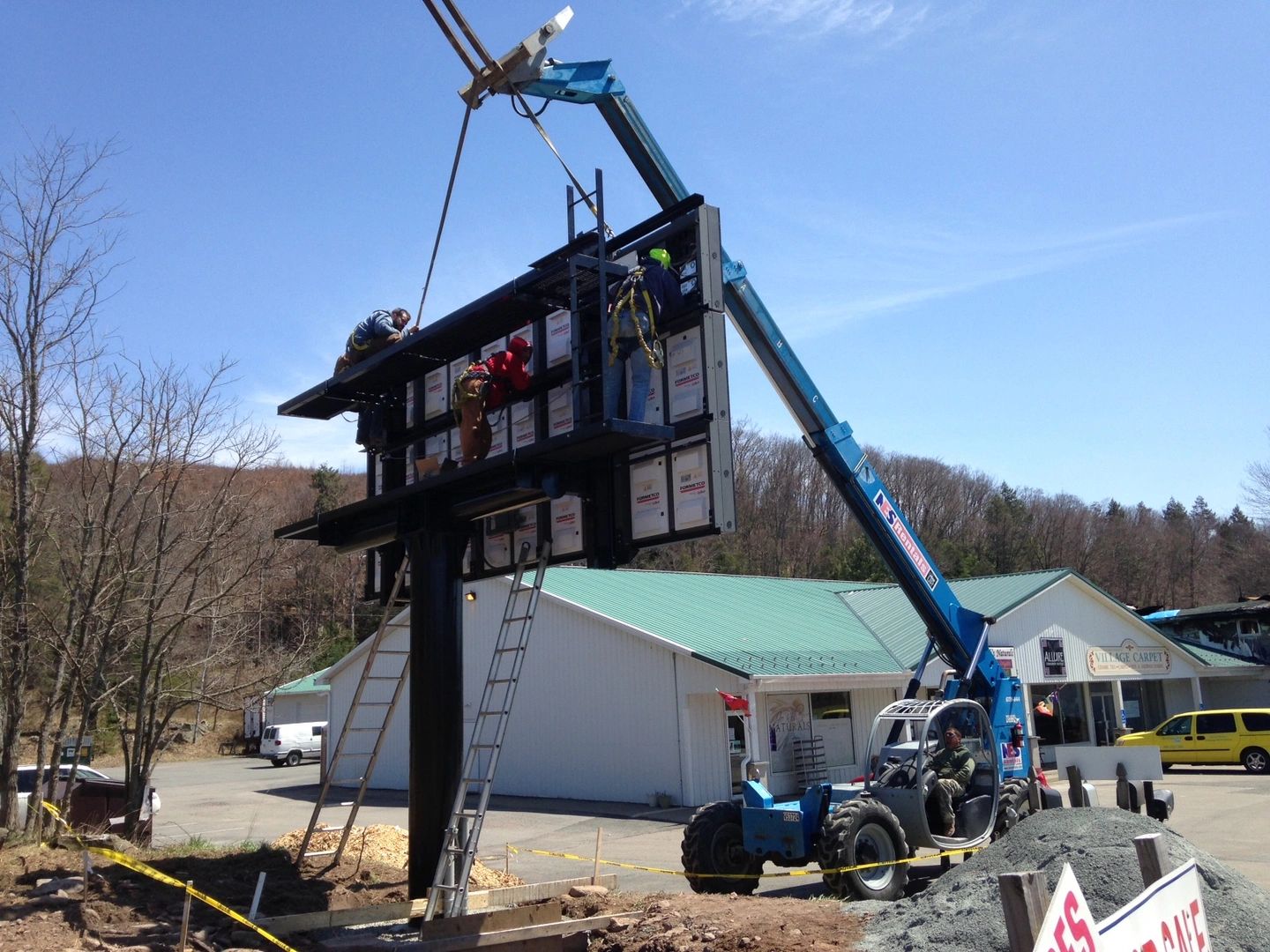 Encore Outdoor installs new digita billboard in Honesdale, Wayne County, PA.