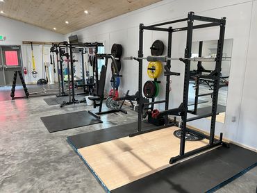 LRV Gym - Squat rack, back/chest fly machine, multi-rig