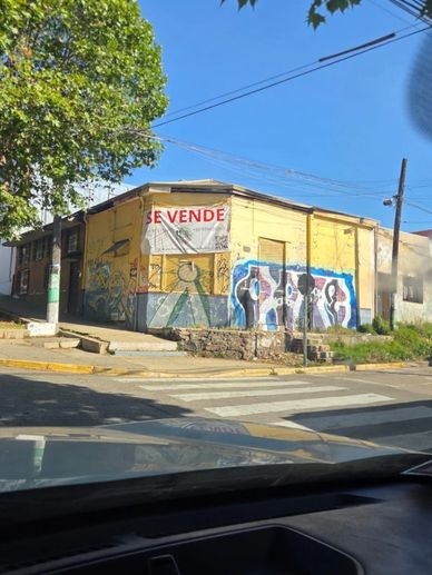 Oportunidad Única
Terreno con edificaciones para remodelar o reconstruir en ubicación insuperable
Va