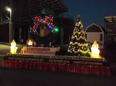 Klemmefloats.com West Allis, Wisconsin Christmas Parade