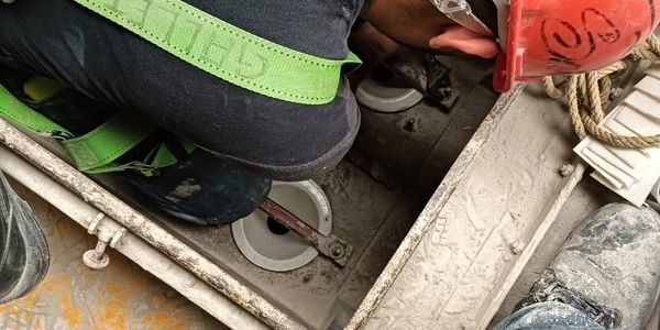 Cambio de bolsas filtrantes.