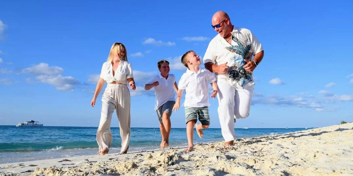 Disney vacation travel planner

Disney Cruise Line family vacation

Walt Disney World luxury plannin