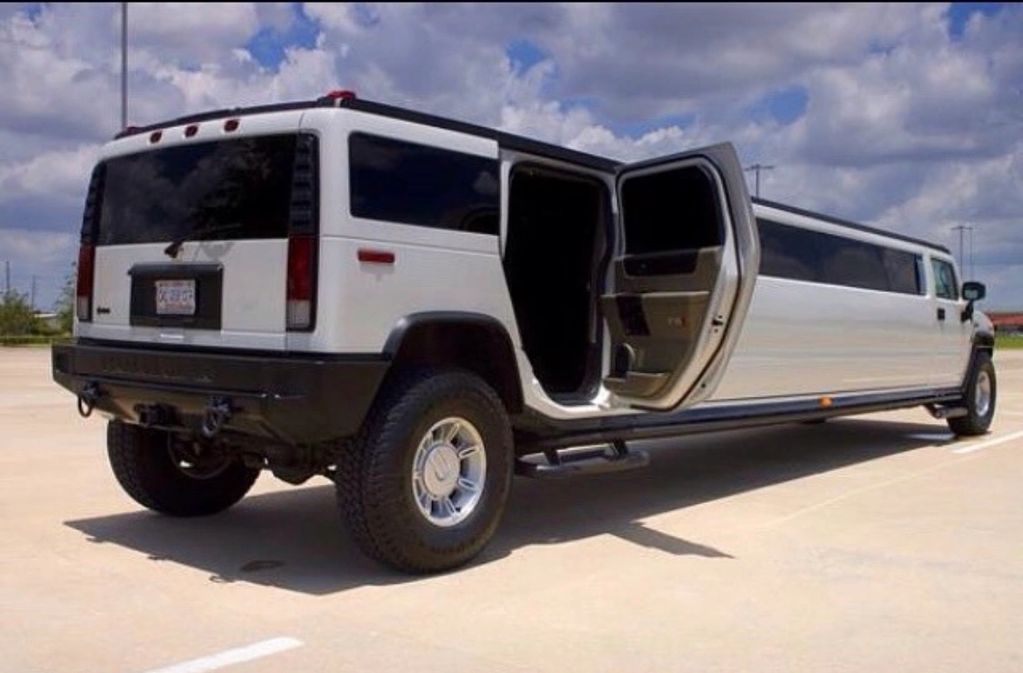 15 Passenger Hummer comes with two bars.