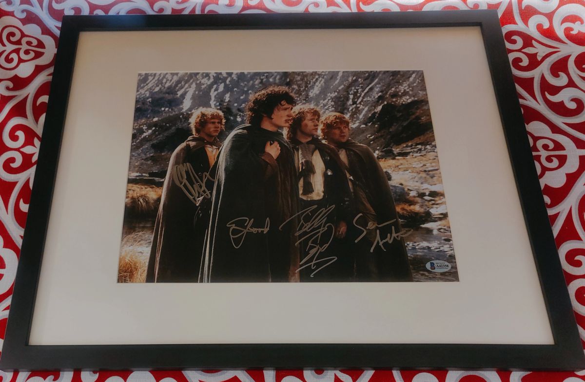 MultiSigned Lord of the Rings (LOTR) 11x14 Hobbits Photo in Gallery