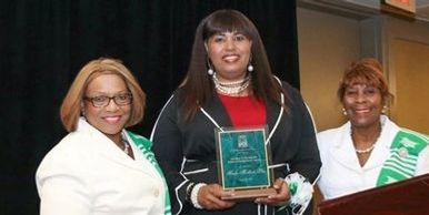Business Owner, Toska Medlock Lee, received the Dorethea N. Hornbuckle Business Entrepreneur award.