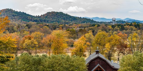 McGuire's Millrace Farm is your premier fall destination wedding venue.