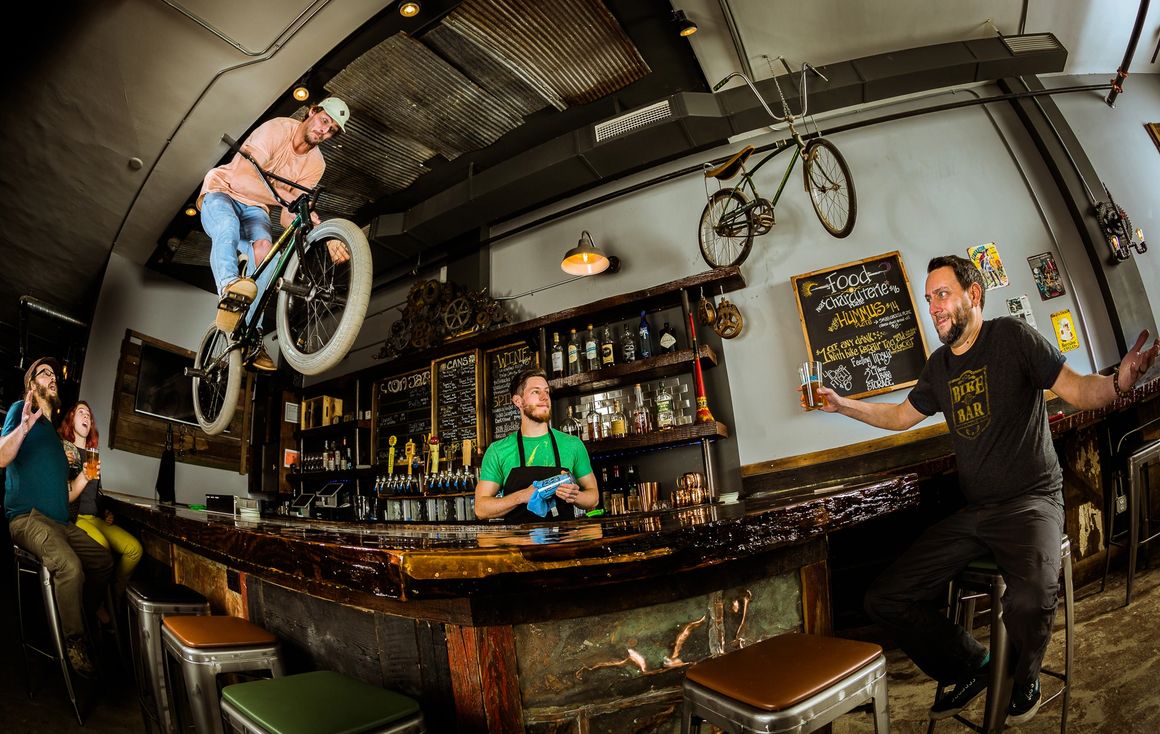 Bar photo 3