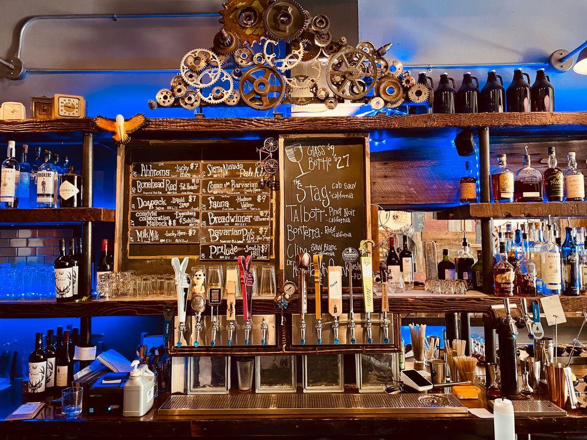Bar photo 2