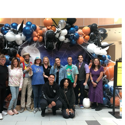 Children's family entertainers in Long Island. Balloon artist, kids magicians 