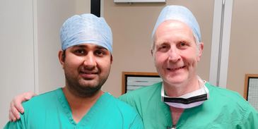 Dr Raina with Dr Ben Clift 
(Senior Consultant, Revision Hip, Knee and Pelvic Surgeon at Ninewells H