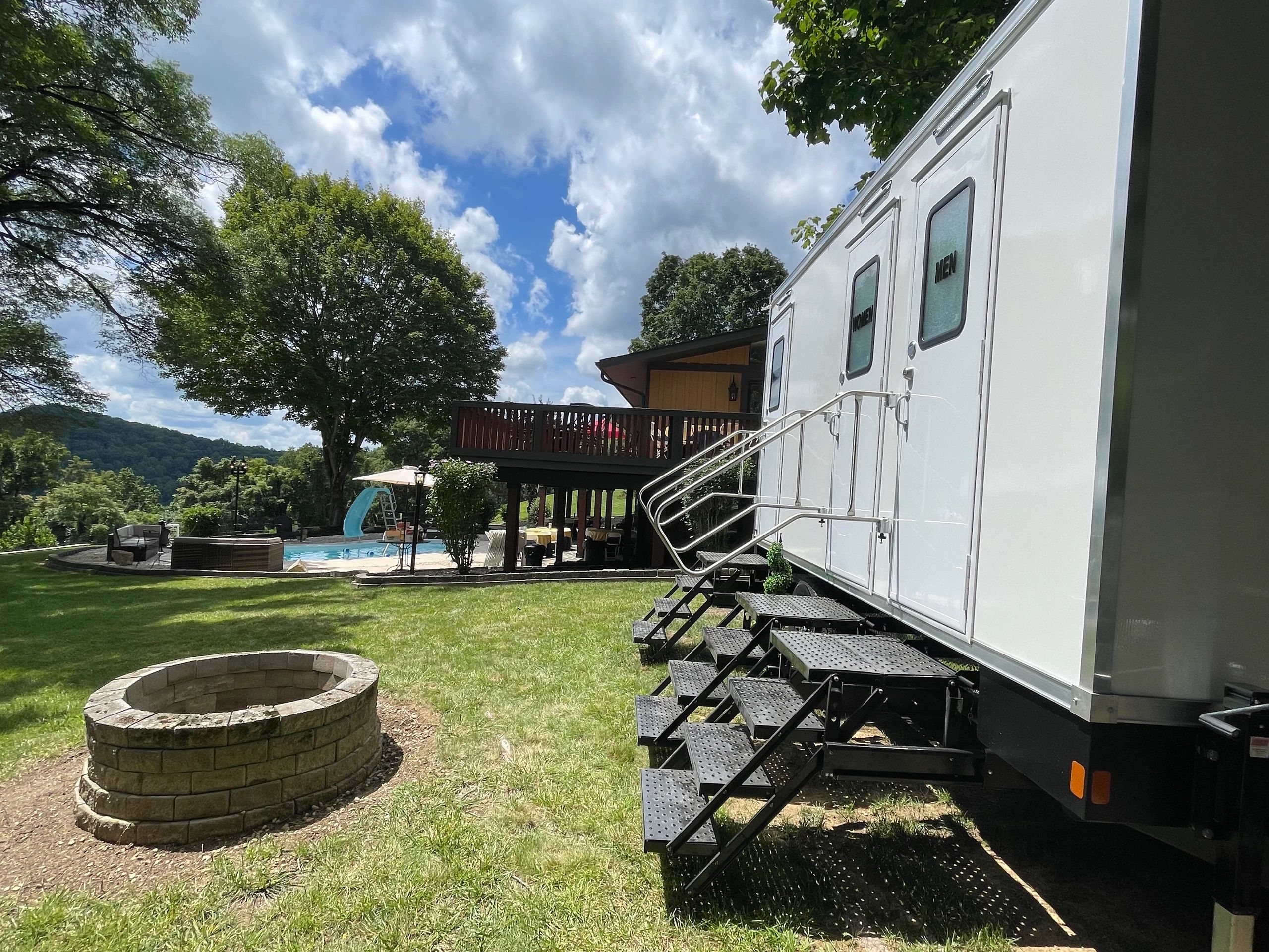 Restroom Calculator Lux John's