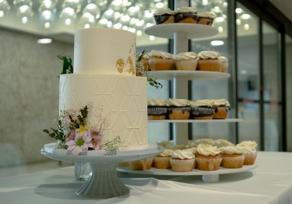 Wedding Cakes | indulgecafeandbakery.ca