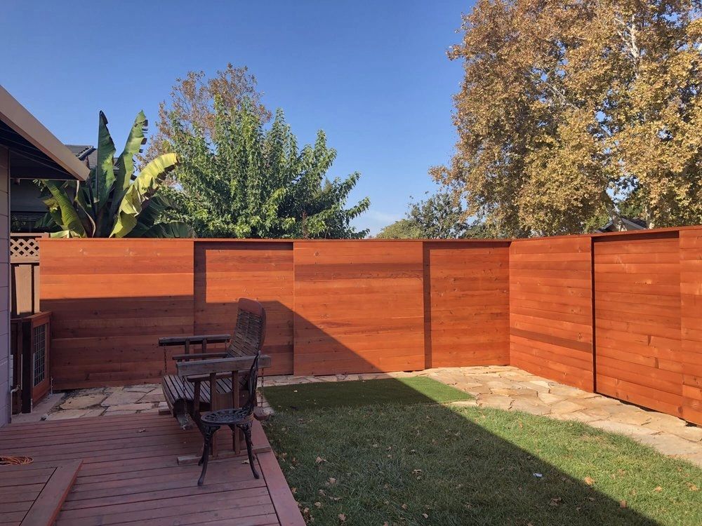 horizontal modern fence backyrd