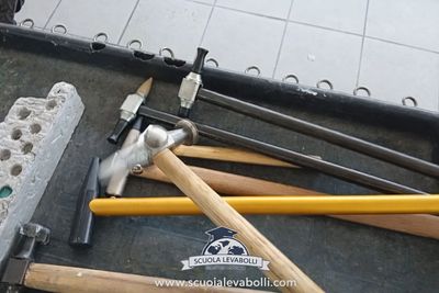 Strumenti professionali utilizzati durante corso levabolli in Svizzera – Canton Ticino con tecnica P