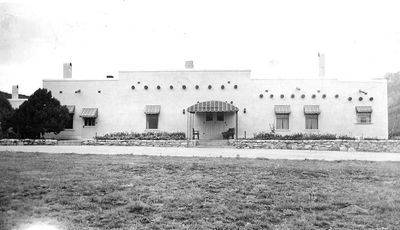 Photo of the Casa del Gavilan circa 1940