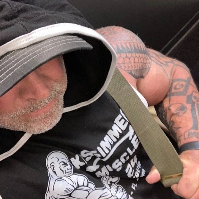 KISSIMMEE MUSCLE GYM Hardcore Gym and bodybuilding apparel