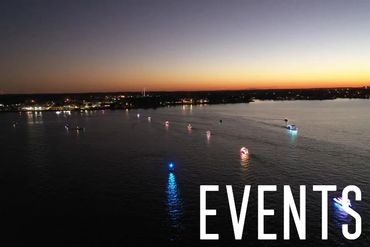 Boat Parade on Lake Conroe #boatparade  #lakeconroe #lakeconroefireworks #lakeconroeevents 