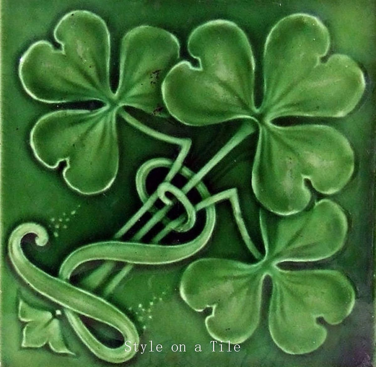 Lovely Art Nouveau Ireland Irish Emerald Green Shamrock St Patricks Day