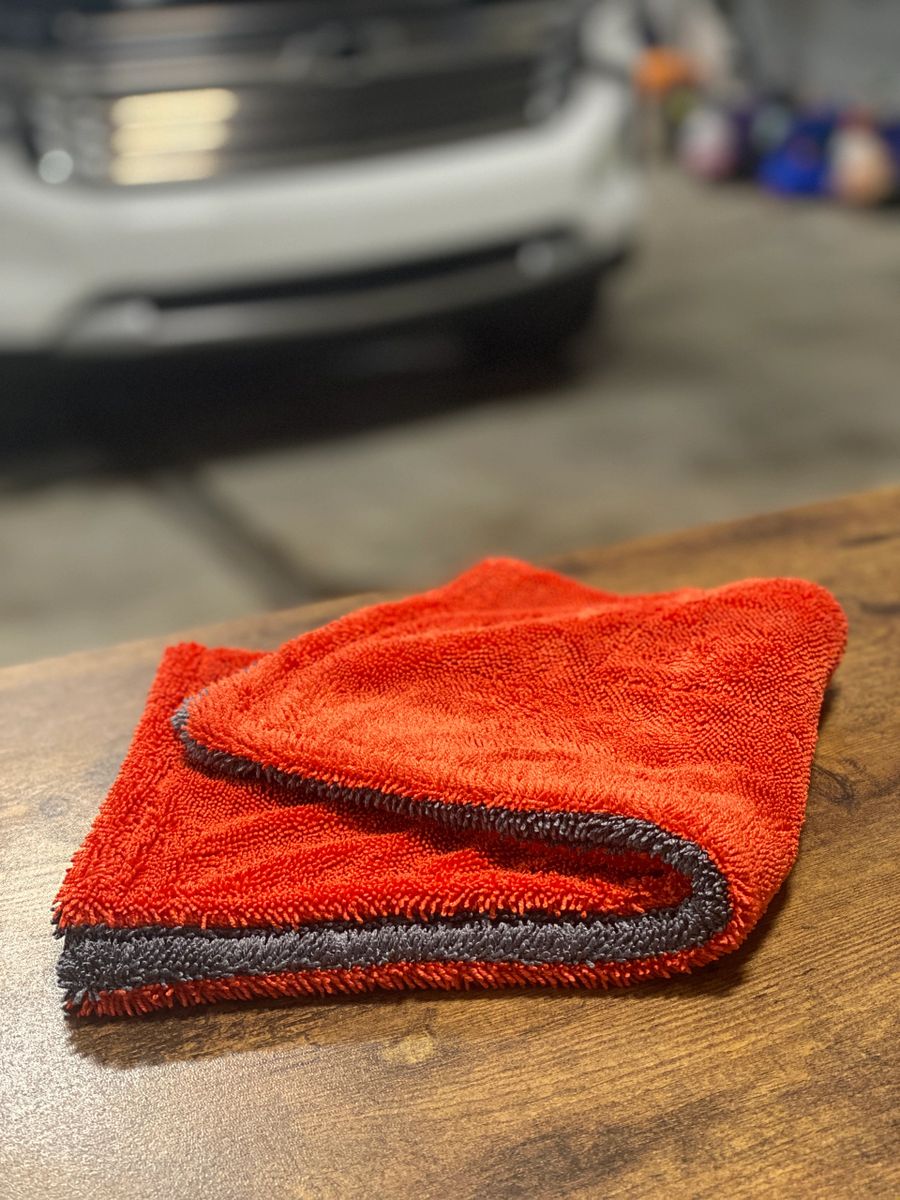One-Pass Vehicle-Drying Towel Superior Absorbency for Drying Cars and SUVs , Red/Gray Double-Twist Pile Trucks 20x40 Dreadnought Original Microfiber Car-Drying Towel