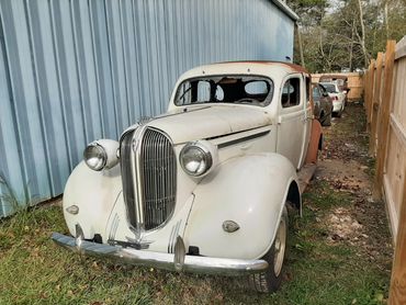 1938 Plymouth -disc brakes, good clip, back burnt