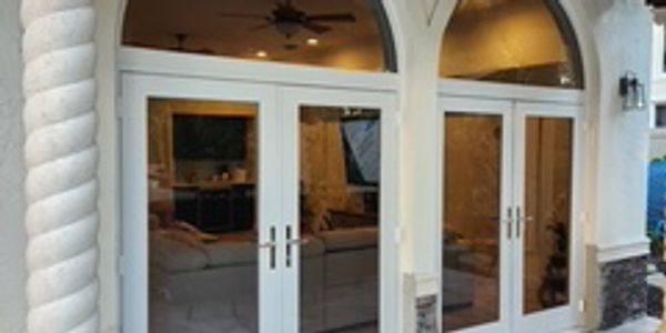 Specialty shape windows let you choose from a variety of uncommon shapes, including elegant arches, striking angles and compelling curves. Used alone or in combination with other windows, they add curb appeal and enhance the character of your home.