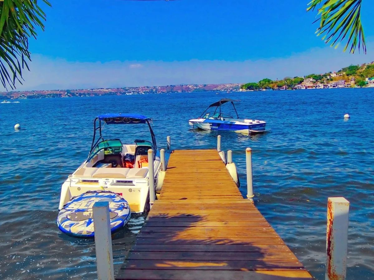 Sumérgete en la serenidad de Tequesquitengo