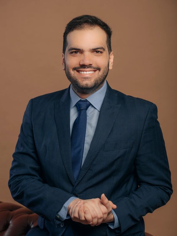 Dr. Daniell Lafayette - Psiquiatra, Psicoterapeuta e Médico do Sono