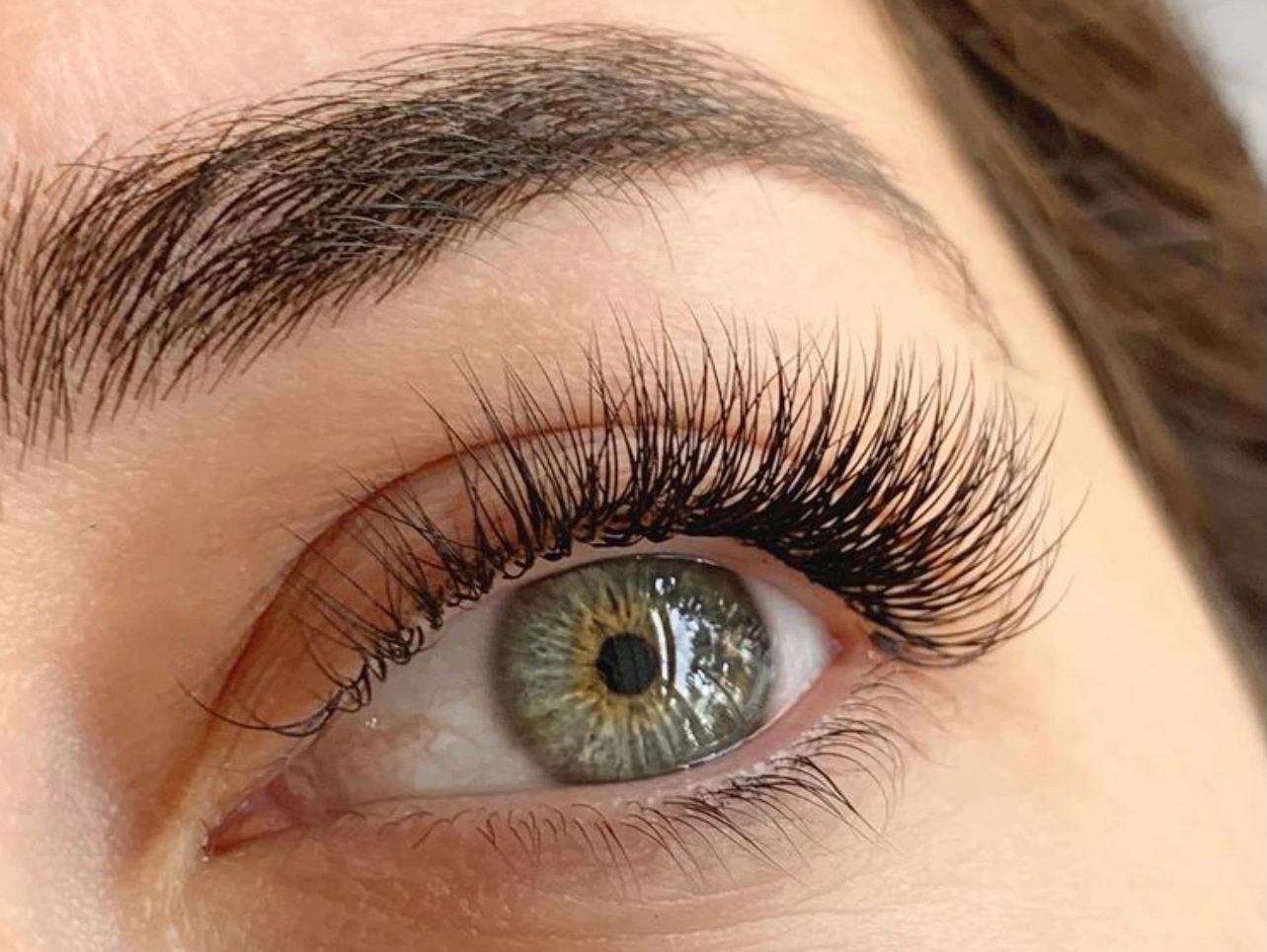 3D VOLUME LASH EXTENSIONS 