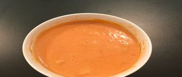 Lobster Bisque Housemade w lobster leg meat, creamy and rich, w crackers.  Take home as a cold pint.