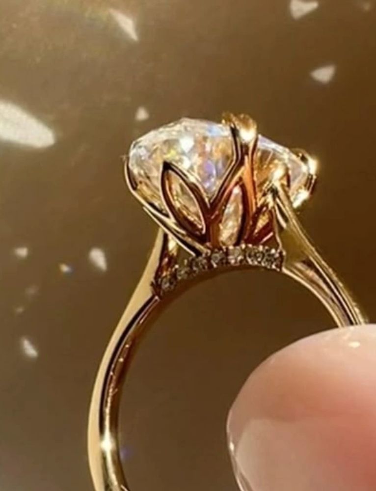 Tulip solitaire ring Lab grown diamonds oval solitaire 18kt 14kt & 9kt customised jewellery. Yellow 