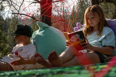 Treenet for kids - reading books